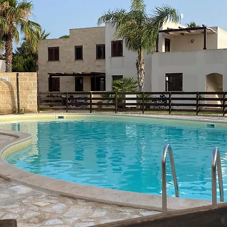 Apartment Ric&cri - Fronte Mare - 4 Posti Letto - Piscina Casa De Giorgis